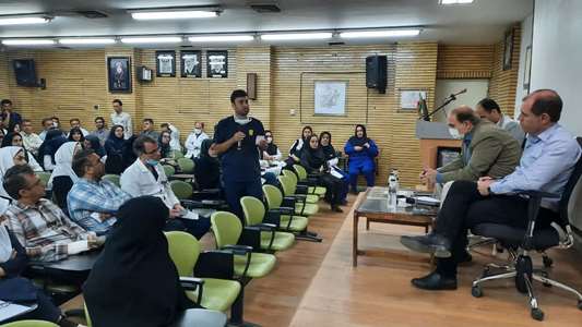 نشست صمیمانه پرسنل مرکز آموزشی شهید ‌بهشتی کاشان با رئیس دانشگاه برگزار شد 
